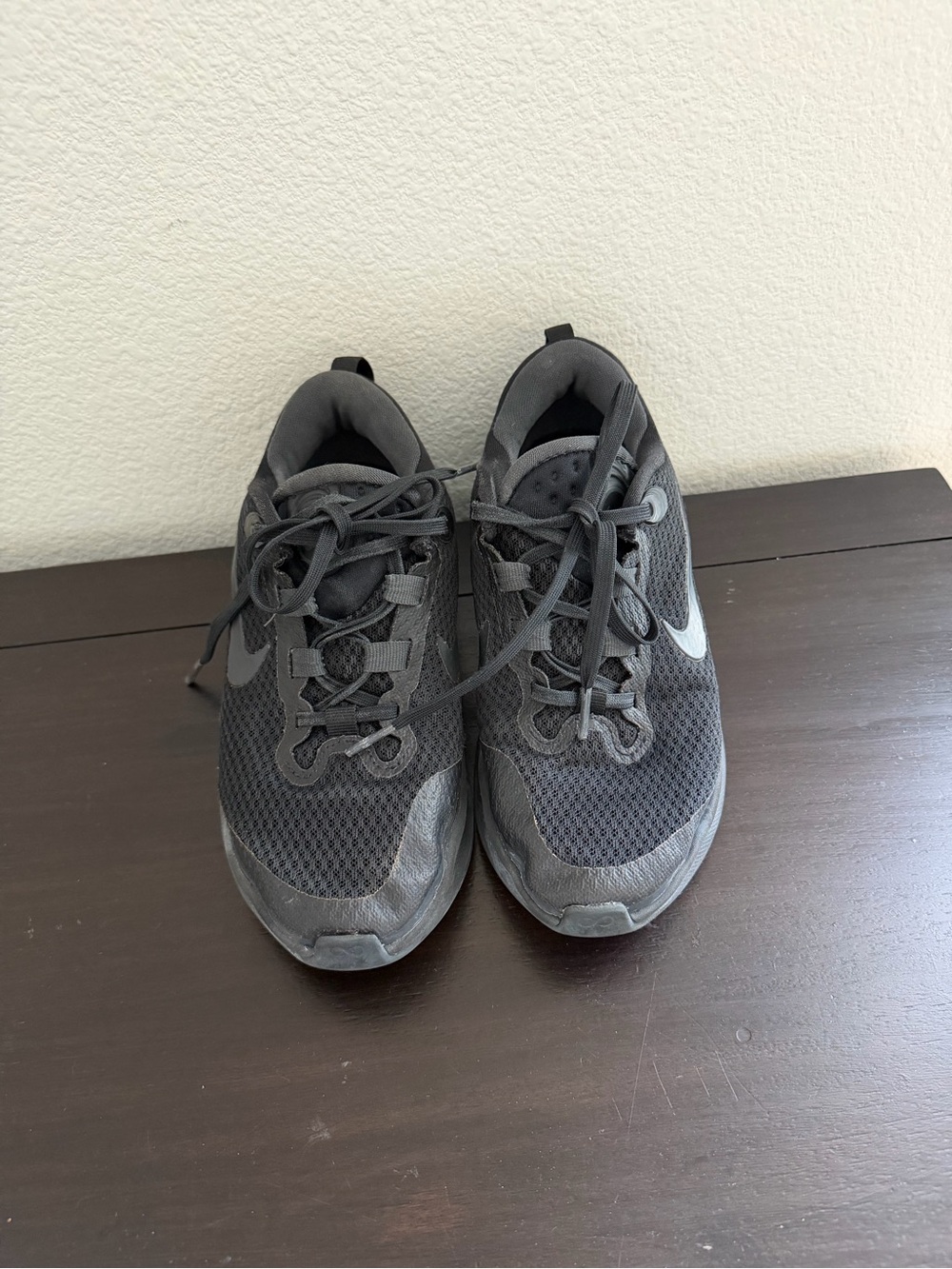 Nike infinity flow Black Mesh Athletic Sneakers size 3